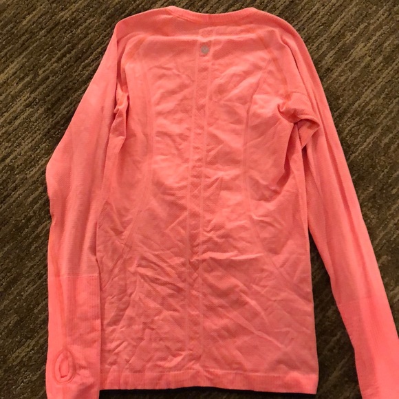 Lulu lemon long sleeve - Picture 2 of 2